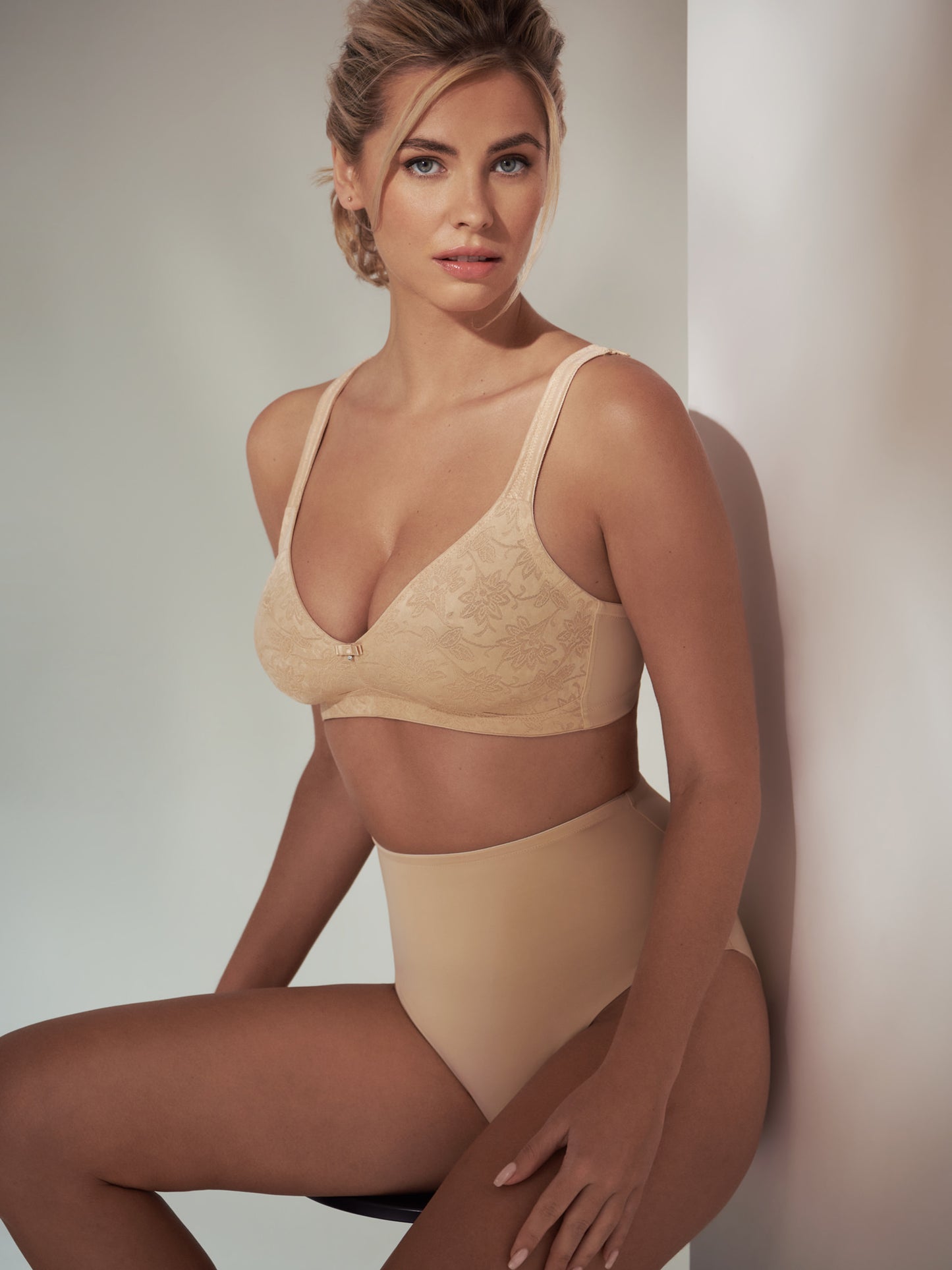 Soutien-gorge minimiseur préformé sans armatures Jane bonnets F à H Lisca