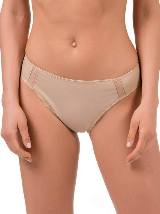 String tanga Adriana Selmark peau