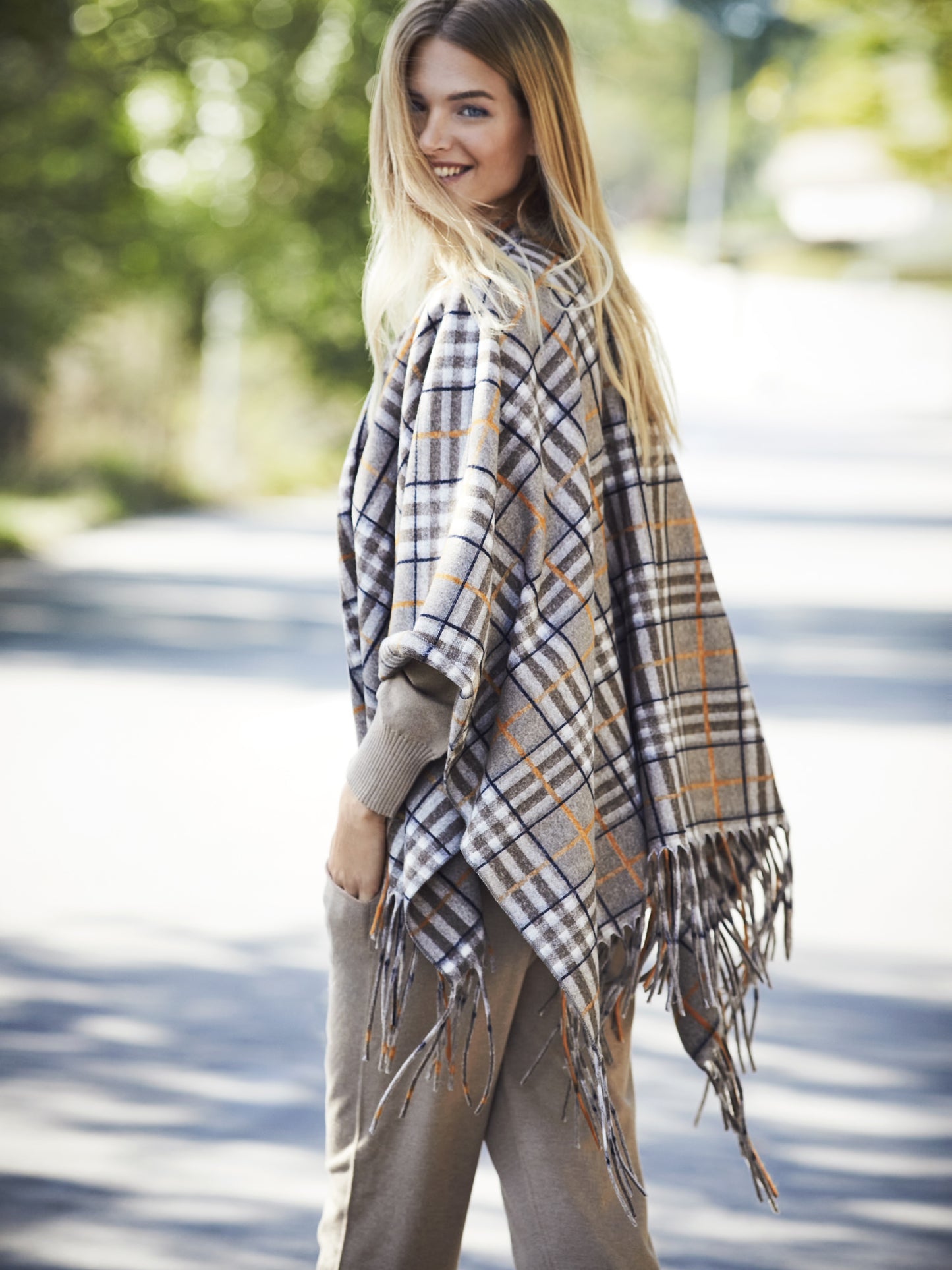 Poncho Camel Cuadros COMPLEMENTOS Selmark